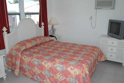Pelican Beach Villas Marsh Harbour 3*,